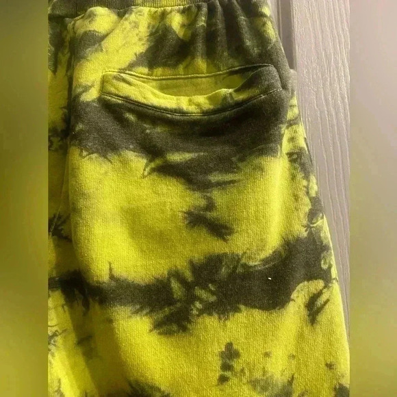 Disney The Nightmare Before Christmas Oogie Boogie Tie Dye Glow in the dark XS - Picture 7 of 11